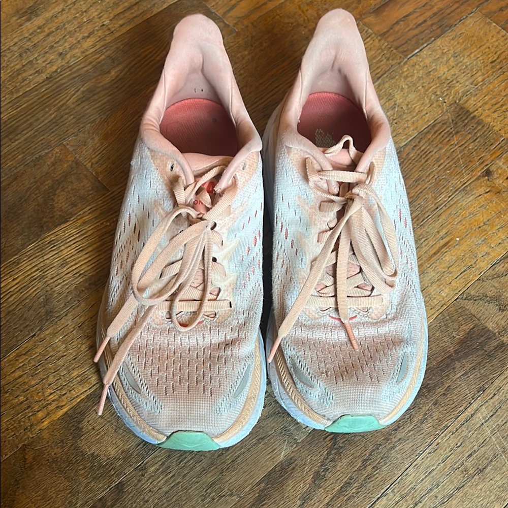 HOKA One One Clifton 8. Orange and White Running Shoes Size 7B